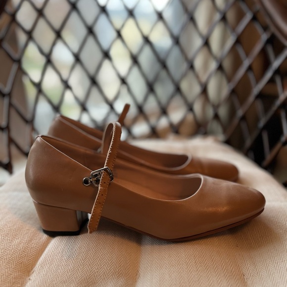 Propet Shoes - Women's Heels in Nude Leather